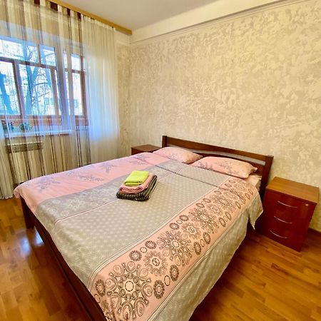 Квартира На Воскресенці, Поруч Метро Лівобережна, Інститут Серця, Мвц Kiev Extérieur photo